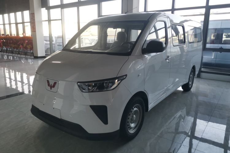 Used Wuling Yangguang 2025 Model 310KM Bus Edition—Customized by CATL