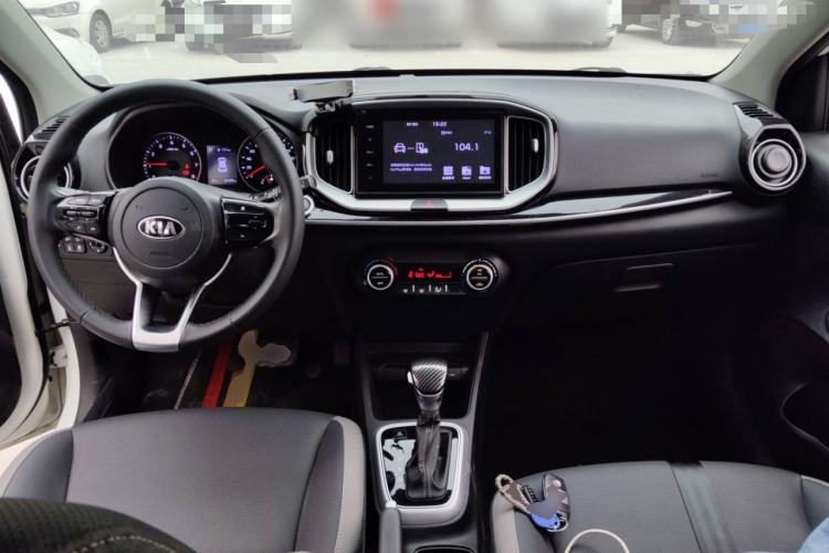 Used Kia kx1 Stonic 2019 1.4L Automatic Fun Edition China VI Center Console