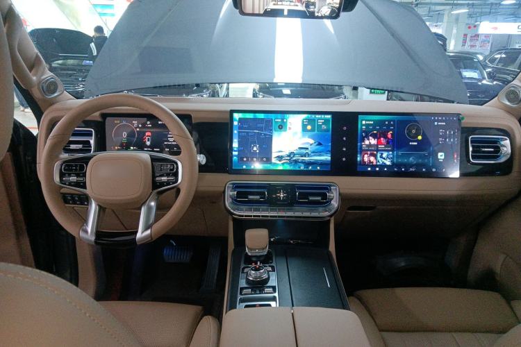 Used BAIC Off-Road BJ60 Leiting 2024 Magic Electric Drive Advanced Version 5 Seats Center Console