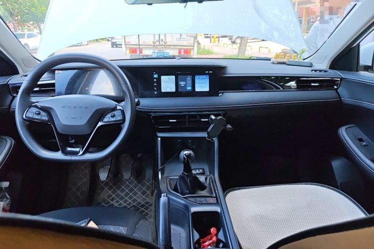 Used Roewe i5 2023 1.5L Manual Comfort Edition