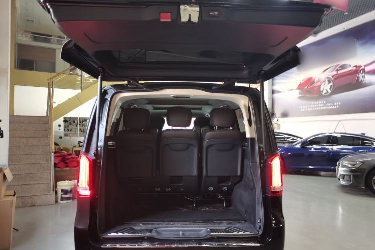 Used Mercedes-Benz V-Class 2022 V 260 L Long-wheelbase Luxury Edition Trunk