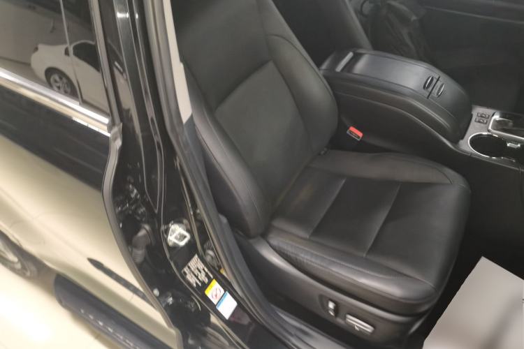 Used Toyota Highlander 2018 2.0T Four-Wheel Drive Luxury Version 7 Seats China VI Standard
