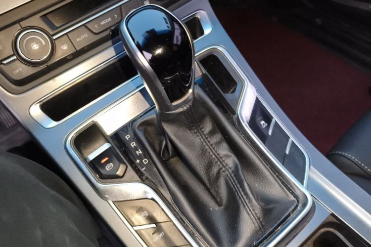 Used Geely Auto Emgrand 2019 Leading Edition 1.5L CVT Luxury Model China VI Standard
