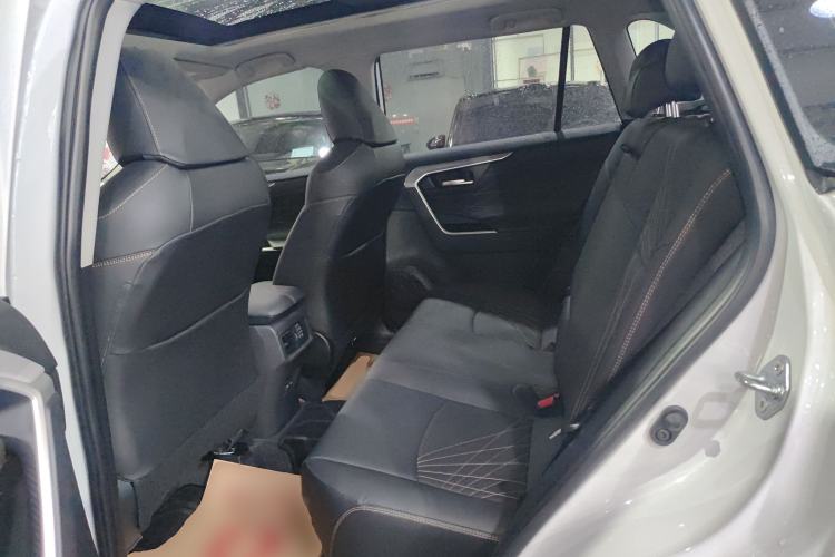 Used Toyota RAV4 2024 2.0L CVT Two-Wheel Drive Fashion Plus Edition Left Rear Seat