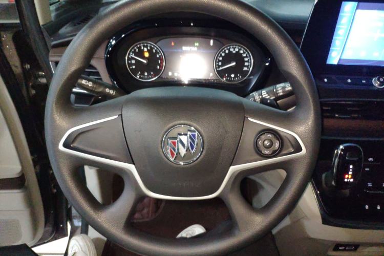 Used Buick GL8 2022 Land Cruiser Executive Class 652T Comfort Model
