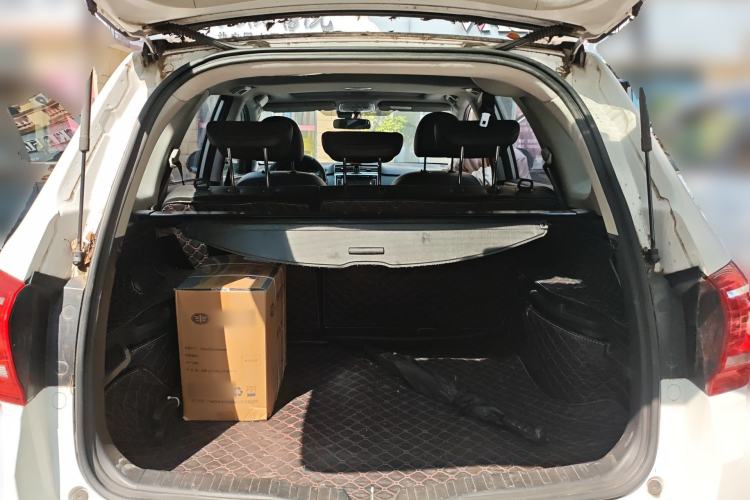 Used Haval H6 2015 Sport Edition 1.5T Automatic Two-Wheel Drive Luxury Model Trunk