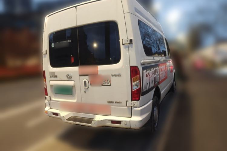 Used SAIC MAXUS Xintu V80 2018 2.5T AMT Aoyuntong Short Wheelbase Mid-Roof 5-6 Seater