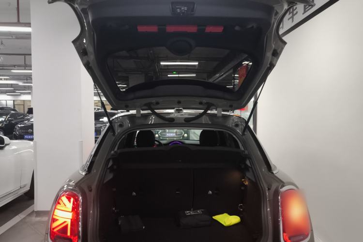 Used MINI 2018 1.5T COOPER Classic Edition Five-Door Version Trunk