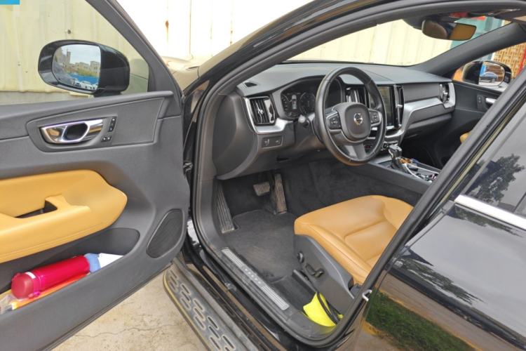 Used Volvo XC60 2019 T5 4x4 Smart Edition China V Standard Driver Seat