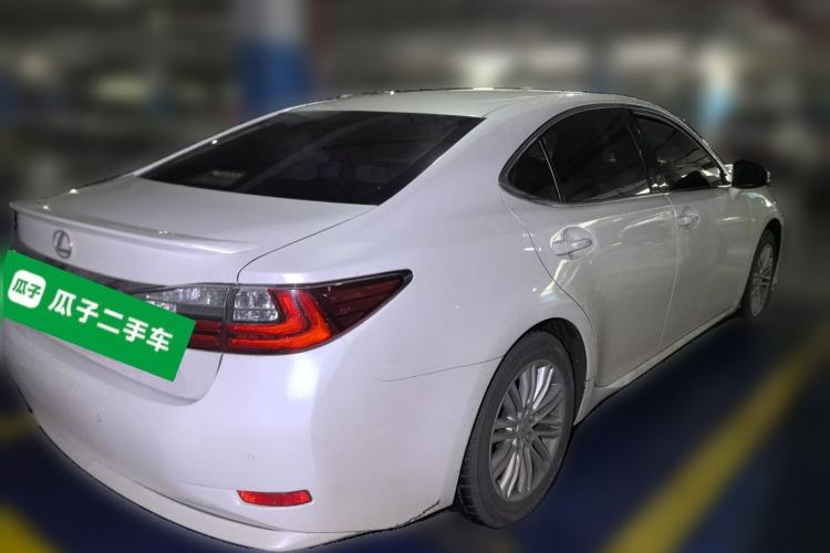 Used Lexus ES 2015 200 Elite Edition Rear Right 45 Deg
