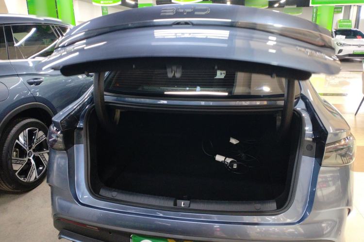 Used BYD Seal 06 New Energy 2025 DM-i Smart Drive 80KM Luxury Model Trunk