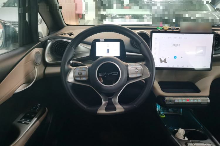 Used BYD Dolphin 2023 420 km Fashion Edition
