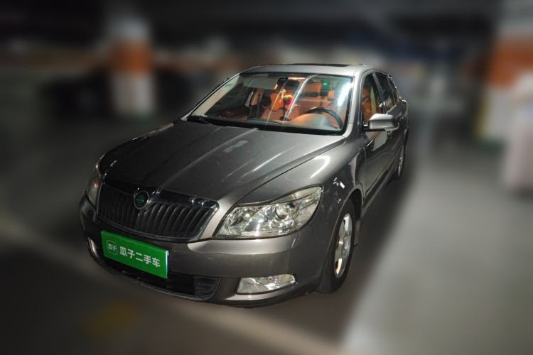 Used Skoda Octavia 2012 1.6L Automatic Yijun Edition Front Left 45 Deg