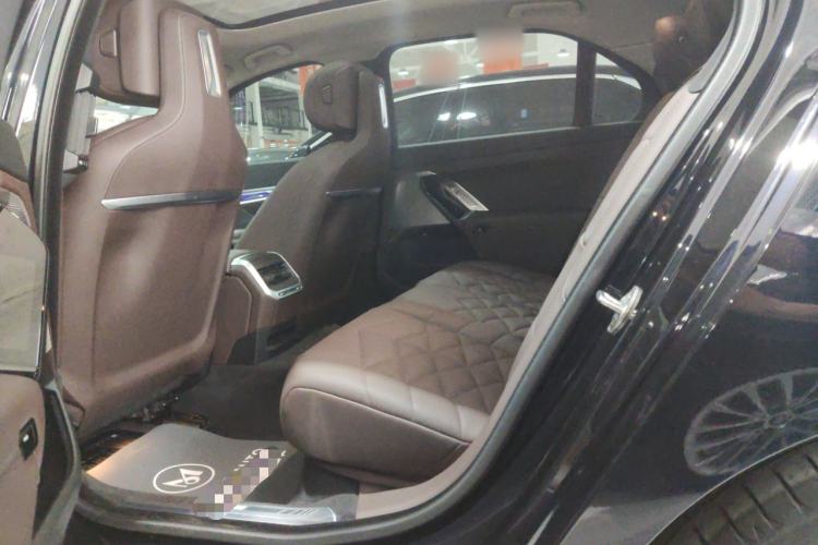 Used BMW 7 Series 2023 735Li M Sport Package Left Rear Seat