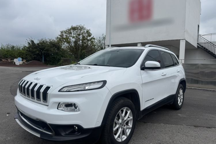 Used Jeep Cherokee 2016 2.4L Professional Edition Exterior 8