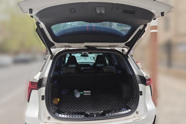 Used CHANGAN CS75 PLUS 2022 Second-Generation 2.0T Automatic Prestige Model Trunk