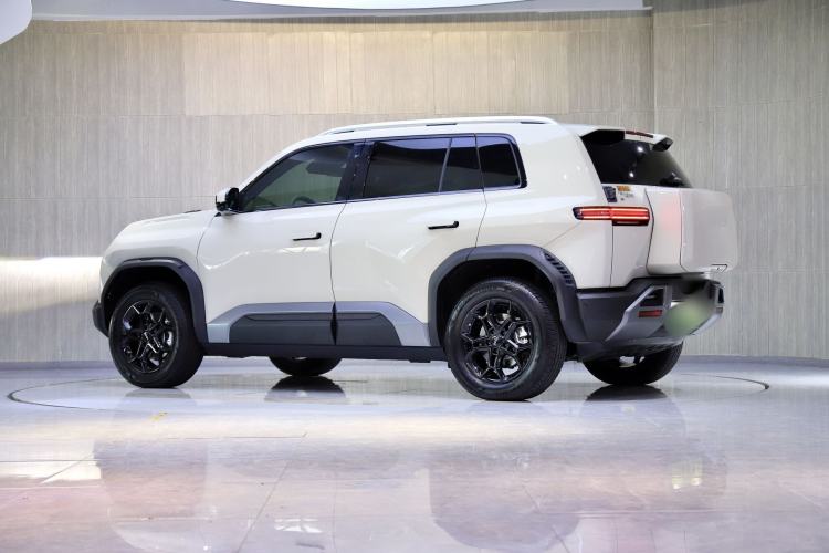 Used Formula Leopard Titanium 3 2025 501 km Range Rear-Wheel Drive Intelligent Driving Max Edition
