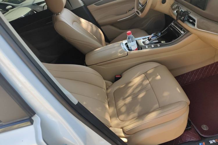 Used Landian E5 2024 Honor Edition 100KM Deluxe 7-Seater
