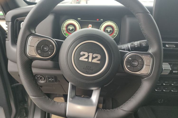 Used 212 T01 2024 2.0T Mechanic
