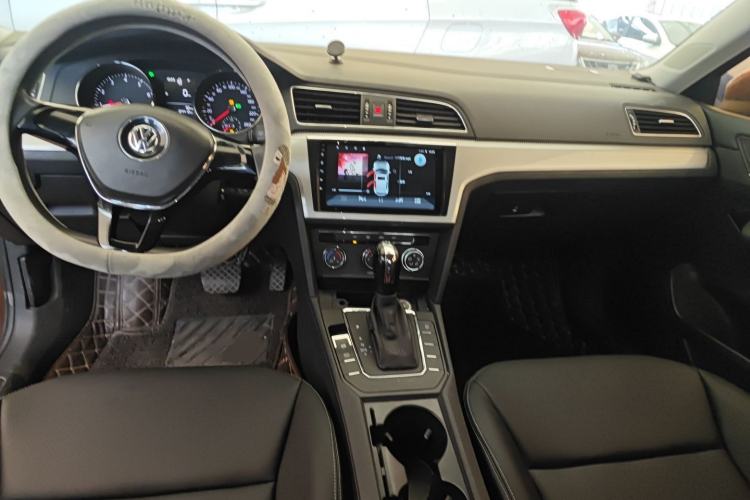 Used Volkswagen Lamando 2015 230TSI DSG Fashion Edition