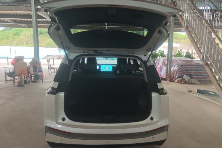 Used AION Y 2023 Younger Trunk