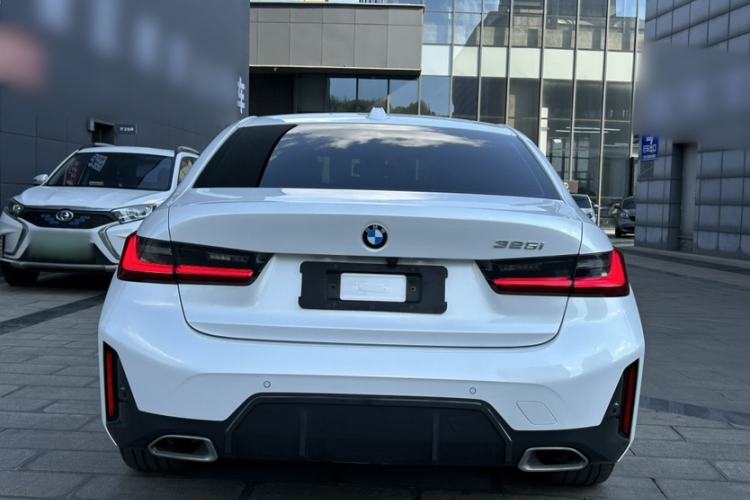 Used BMW 3 Series 2023 325i M Sport Package Exterior 4