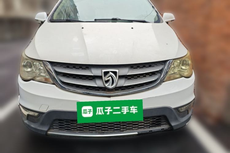 Used Baojun 730 2014 1.5L manual luxury trim 7 seats