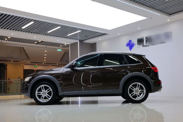 Used Audi Q5 2017 Plus 40 TFSI Technology Model