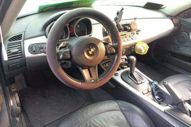 Used BMW Z4 2007 3.0si two-door sports car Center Console