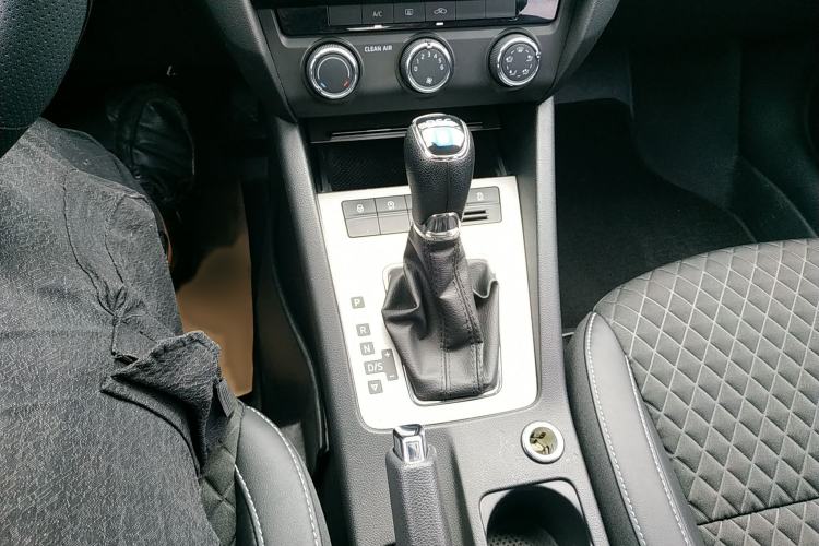 Used Skoda Octavia 2019 TSI230 DSG Luxury Edition