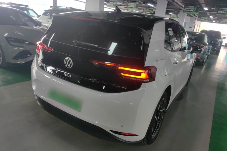 Used Volkswagen ID.3 2025 Smart Edition Ultra-Intelligent Version Rear Right 45 Deg