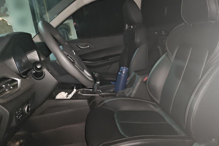 Used JMC Baodian 2023 2.5T Diesel 4x4 Comfort Edition Flat-Base Cargo Bed Long Wheelbase Model JX4D25A6L
