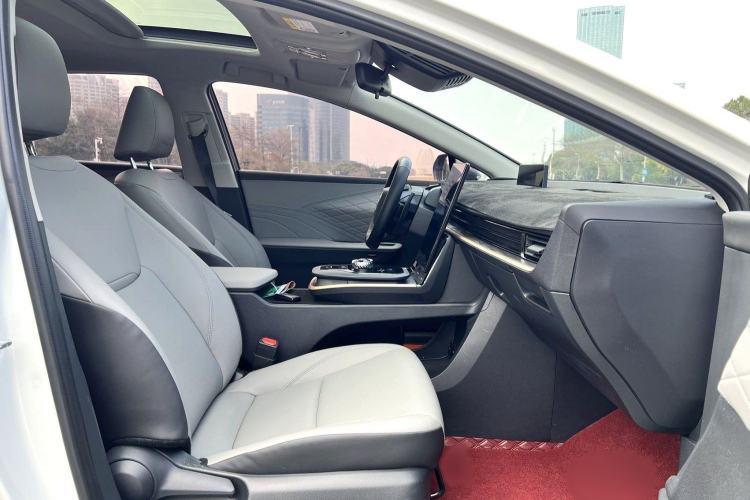 Used Toyota bZ3 2024 517 km Elite PRO Right Front Seat