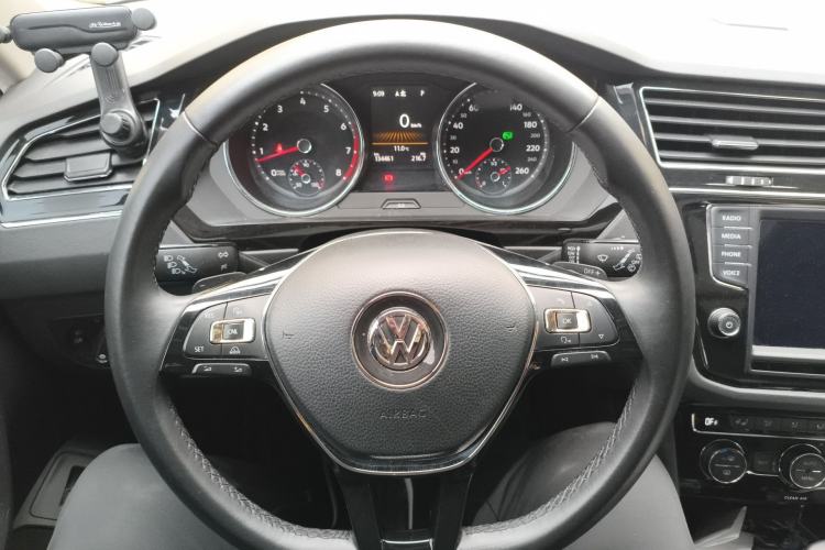 Used Volkswagen Tiguan L 2017 330TSI Automatic Two-Wheel Drive Flagship Edition Steering Wheel