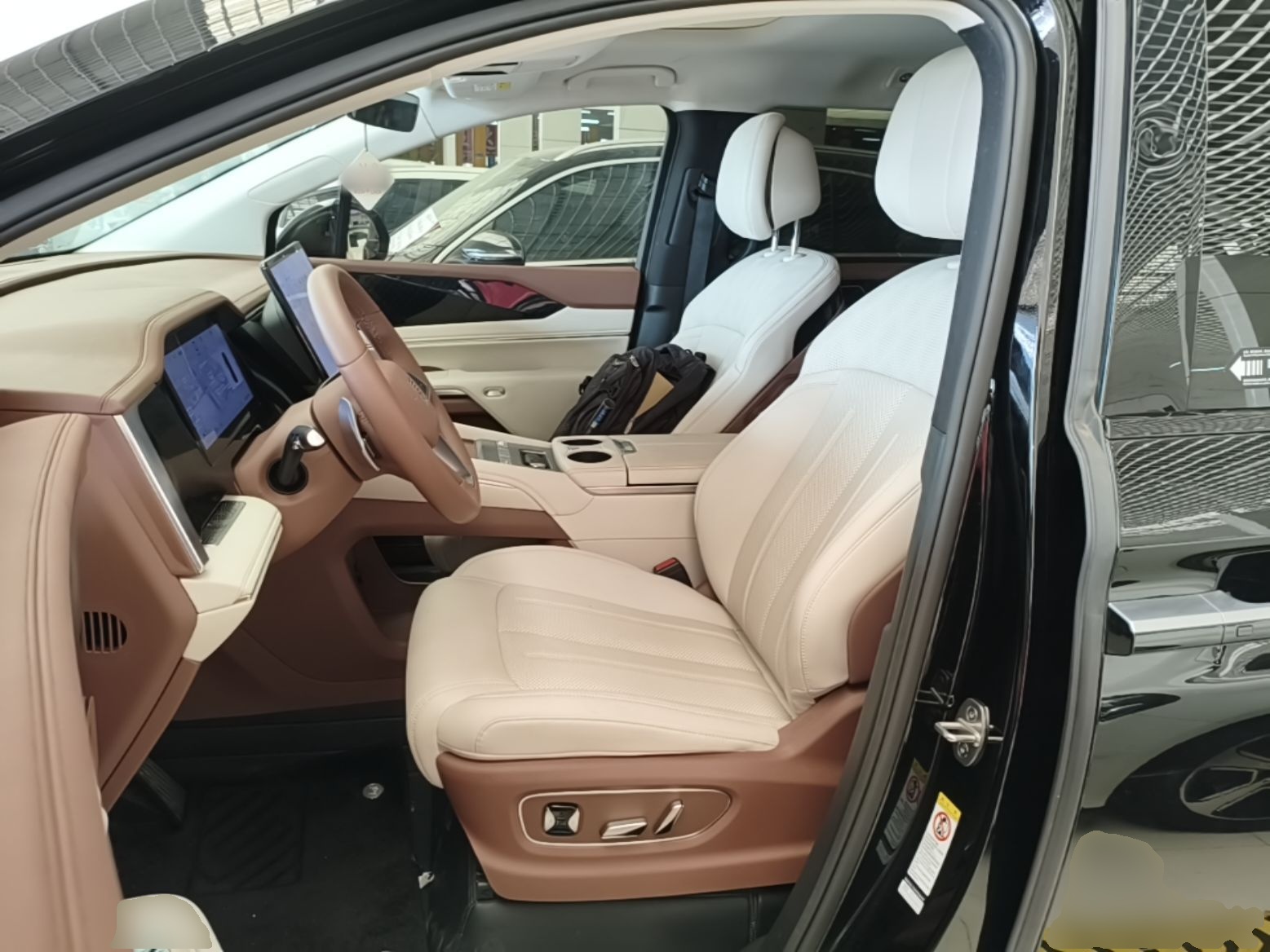 BYD Xia 2025 DM-i 1.5T 180km Beyond Edition — снимка 17