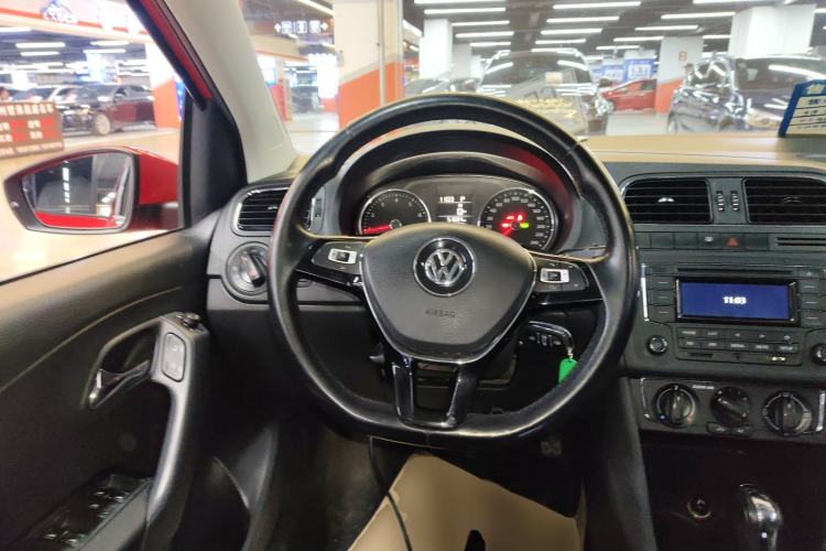 Used Volkswagen Polo 2016 1.6L Automatic Comfort Model Steering Wheel