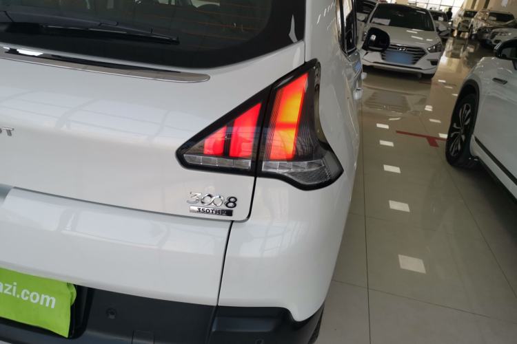 Used Peugeot 3008 2016 1.6THP Automatic Classic Edition Right Rear Taillight