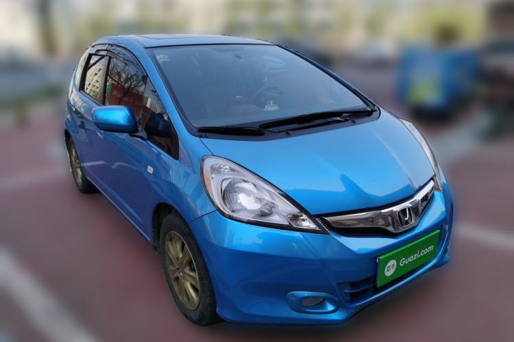 Used Honda Fit 2011 1.5L manual luxury version Front Right 45 Deg