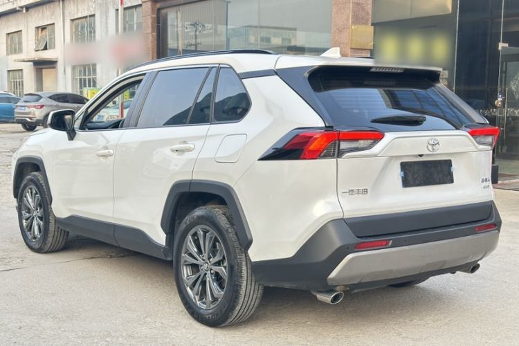 Used Toyota RAV4 2023 2.0L CVT Two-Wheel Drive Fashion Plus Edition
