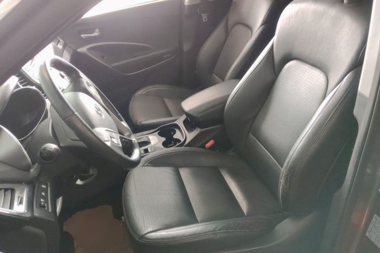 Used Hyundai Santa Fe 2013 2.4L Automatic Two-Wheel Drive Smart Version Left Front Seat