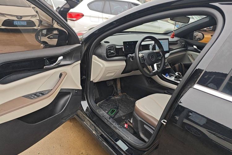 Used BYD Qin PLUS 2024 HONOR Edition DM-i 55KM Leading Model
