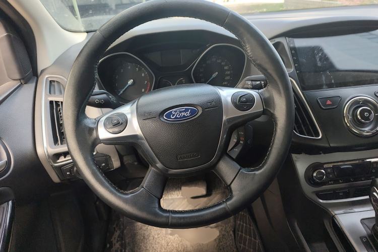 Used Ford Focus 2012 Sedan 1.6L Automatic Fashion Edition Steering Wheel