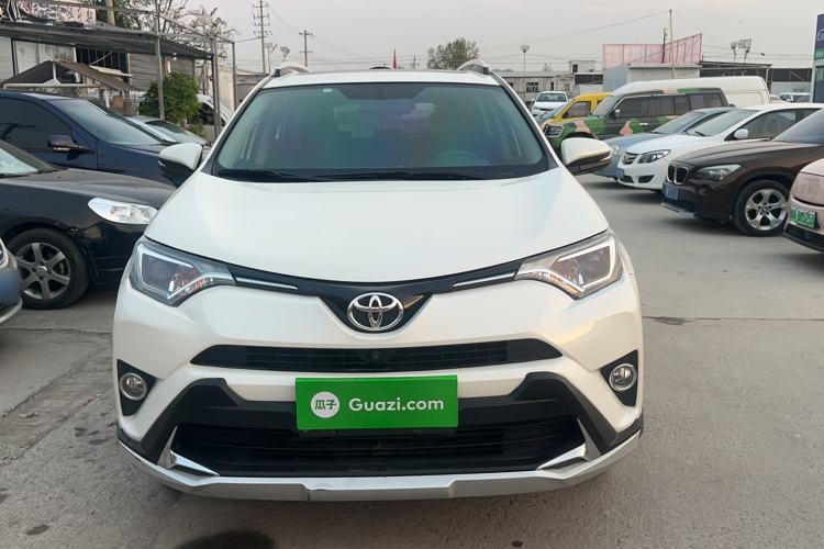 Used Toyota RAV4 2016 2.0L CVT Two-Wheel Drive Fashion Edition China V Standard Exterior 1