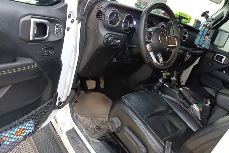 Used Jeep Wrangler 2019 2.0T Sahara Four-Door Version China VI Emission Standard