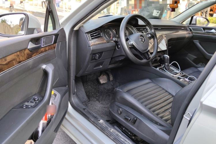 Used Volkswagen Magotan 2018 Facelift 330TSI DSG Luxury Model