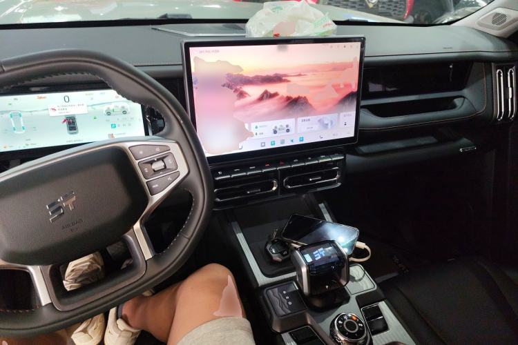 Used JETOUR Shanhai T1 2025 150 km Heading South Center Console