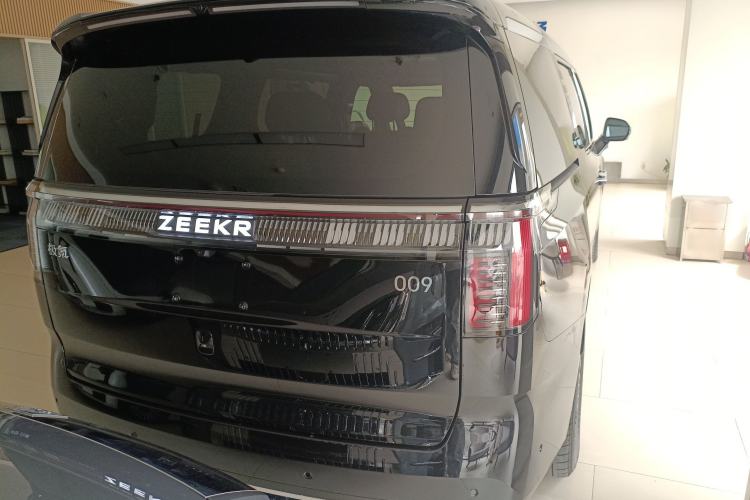 Used Zeekr 009 2024 Six-Seat Executive Version 4WD 108 kWh Rear