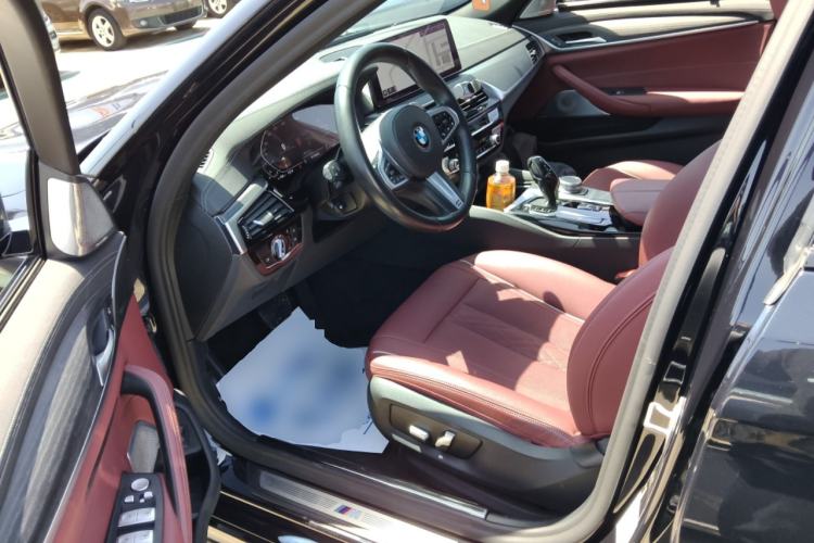 Used BMW 5 Series 2021 530Li Leading Model M Sport Package Left Front Seat