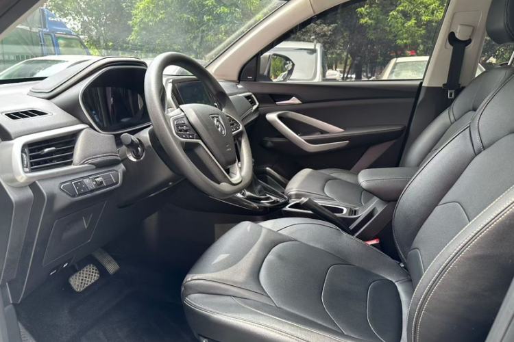 Used Baojun 530 2021 Global Car Anniversary Edition 1.5T CVT Luxury Model 5 Seats

