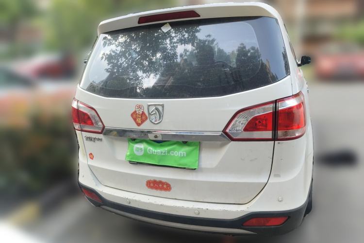 Used Baojun 730 2014 1.5L manual standard trim 7 seats
